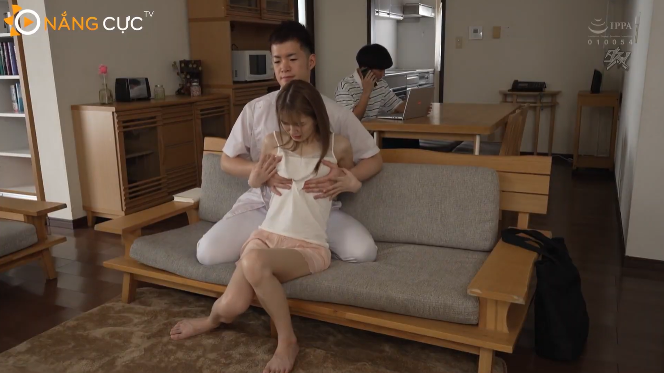 Dịch vụ mát xa bím của anh zai đẹp cực cuốn hút làm lồn em ra nước